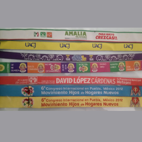 Pulseras bordadas